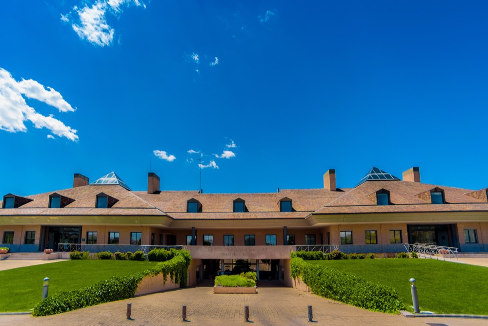Casa club del Centro Nacional de Golf, dentro de Madrid